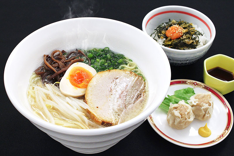 豚骨ラーメン　白
