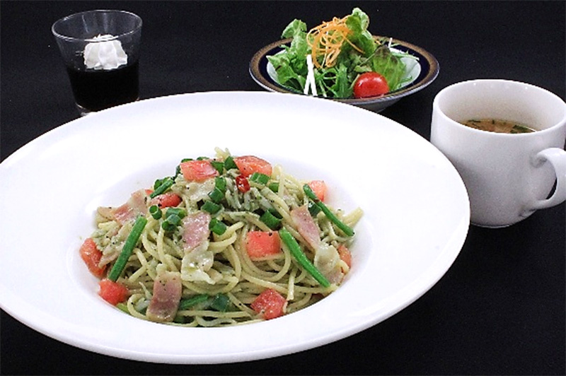 佐野産かき菜としらすのジェノベーゼ風スパゲッティ